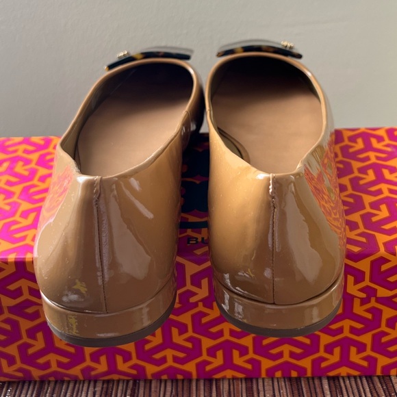 NWT TORY BURCH Patent Leather Tan Flats with Tortoise Detail. Size 9 - Picture 5 of 11